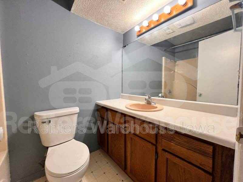 1312 22nd St #2 - Photo 6 of 11