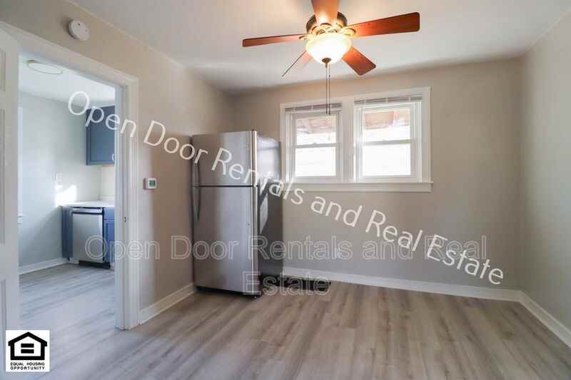 1201 Spring St - Photo 3 of 8