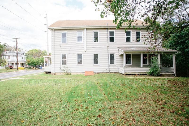 614 Main St #1 - Photo 3 of 17