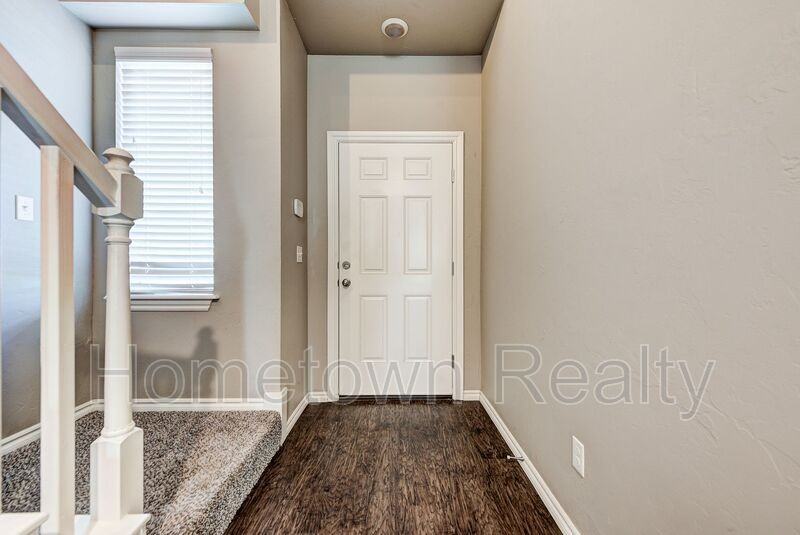 784 Sw 13th St - Photo 4 of 42