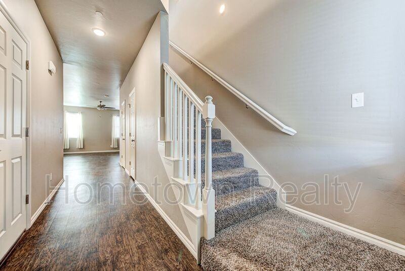 784 Sw 13th St - Photo 5 of 42