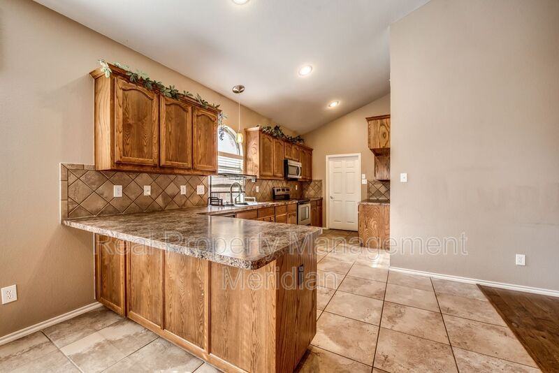 2104 Carlotta Dr - Photo 7 of 21