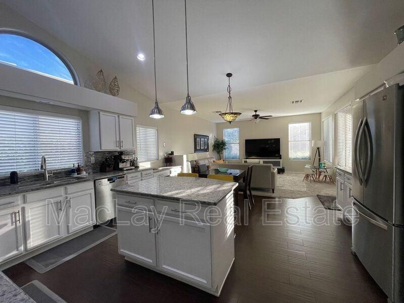 617 W Jasper Dr - Photo 4 of 24