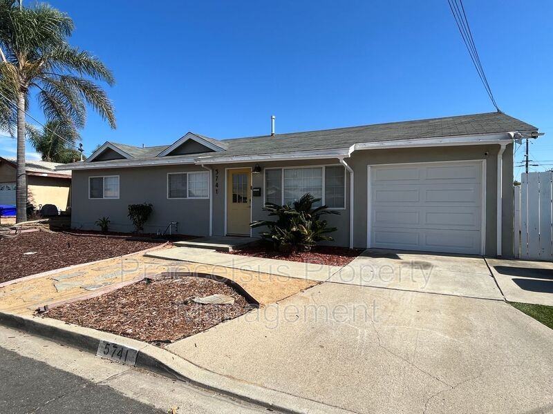 5741 Calle Sal Si Puedes, San Diego, CA 92139 3 Bedroom House for