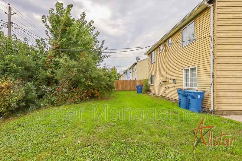 1321 Massachusetts Ave - Photo 2 of 32