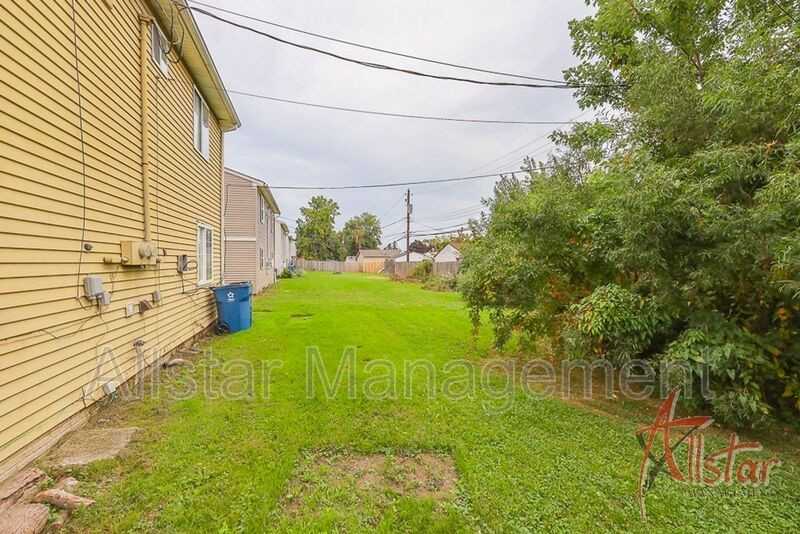 1321 Massachusetts Ave - Photo 3 of 32