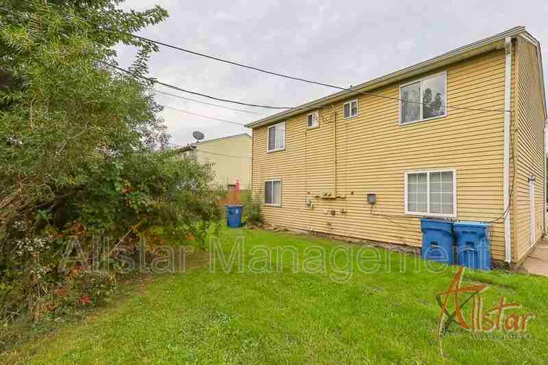 1321 Massachusetts Ave - Photo 4 of 32