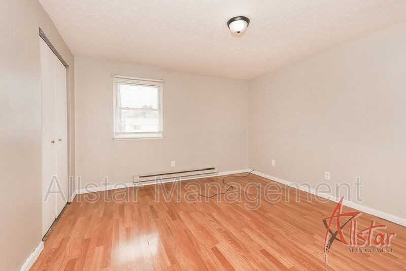 1321 Massachusetts Ave - Photo 7 of 32