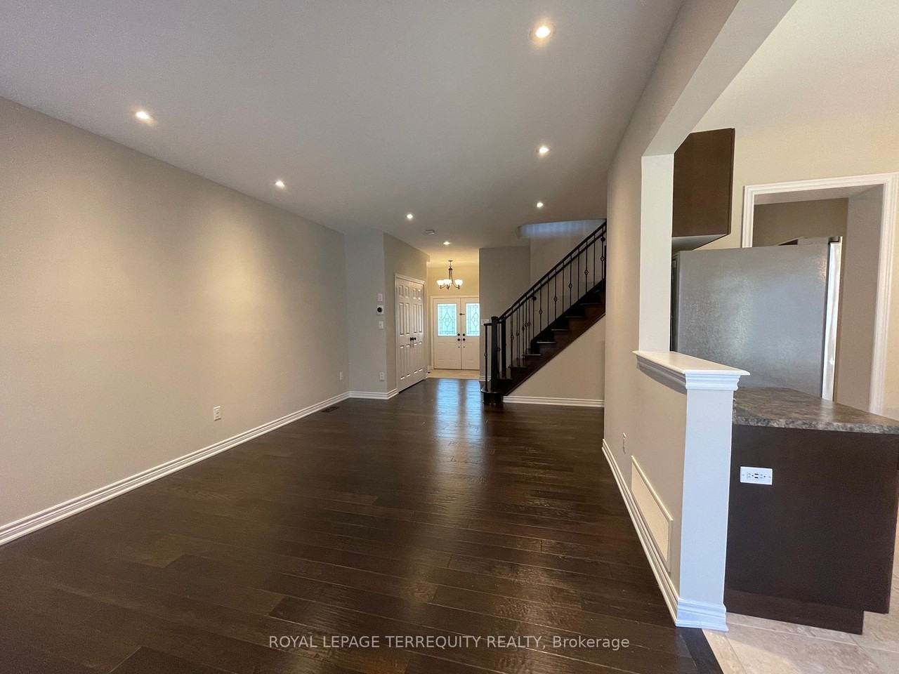 4605 Keystone Crescent - Photo 3 of 17