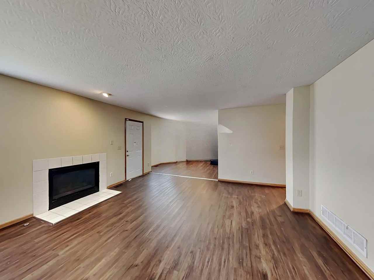 1871 Dauphin Dr - Photo 2 of 5