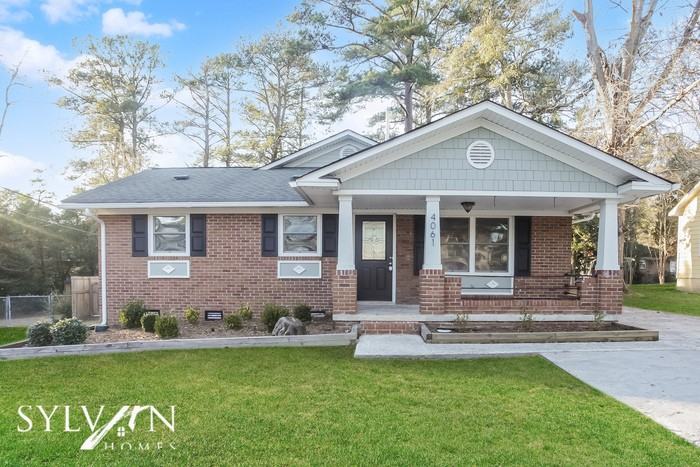 4061 Water St - Photo 2 of 16