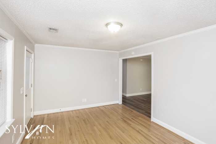 4061 Water St - Photo 3 of 16