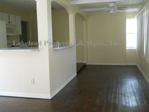 1040 Ruby St - Photo 3 of 14