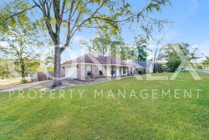 1550 Torrence Dr - Photo 2 of 4