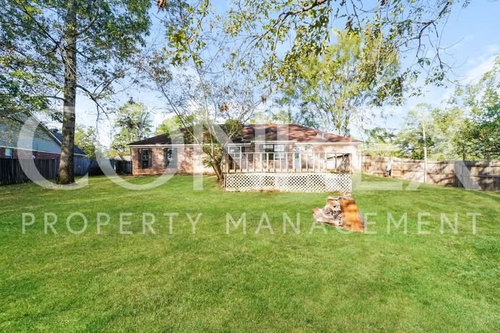 1550 Torrence Dr - Photo 3 of 4