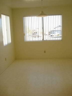 652 Mesquite St - Photo 2 of 7