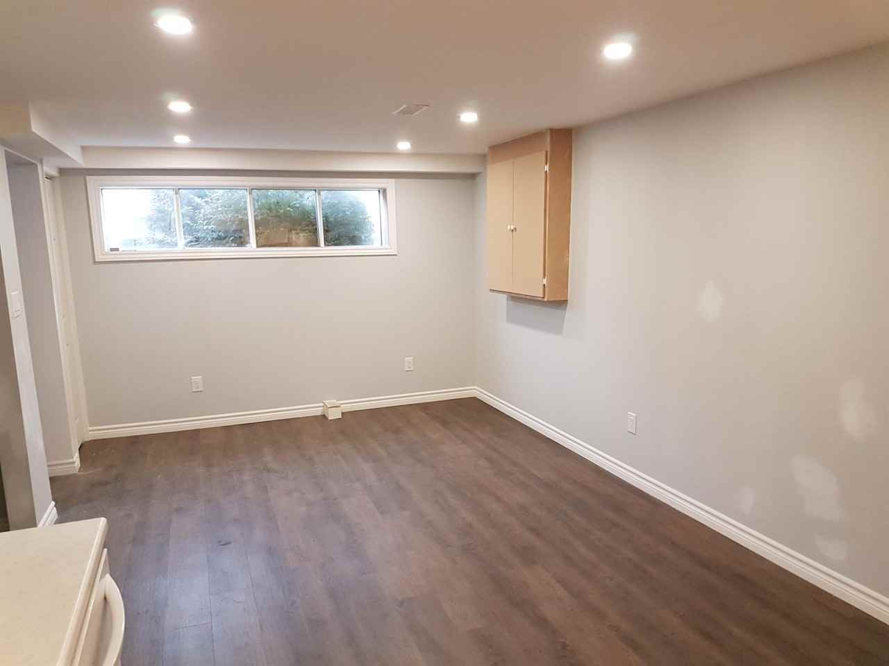 RADCLIFFE PLACE (28) Apartments 28 Radcliffe Dr, Kitchener, ON N2E