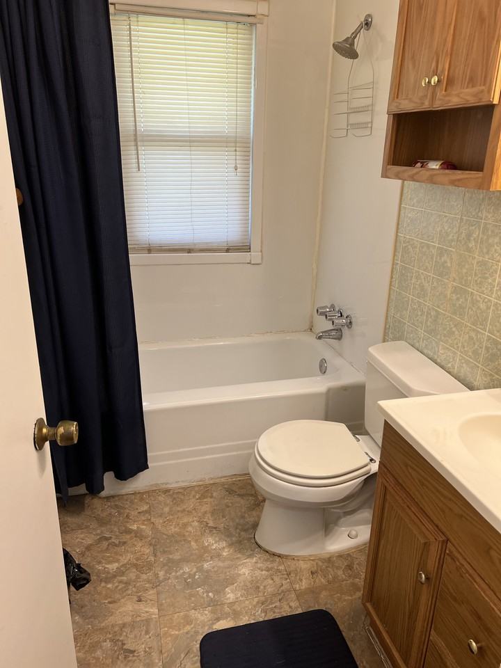 27107 Seyburn Avenue - Photo 3 of 15