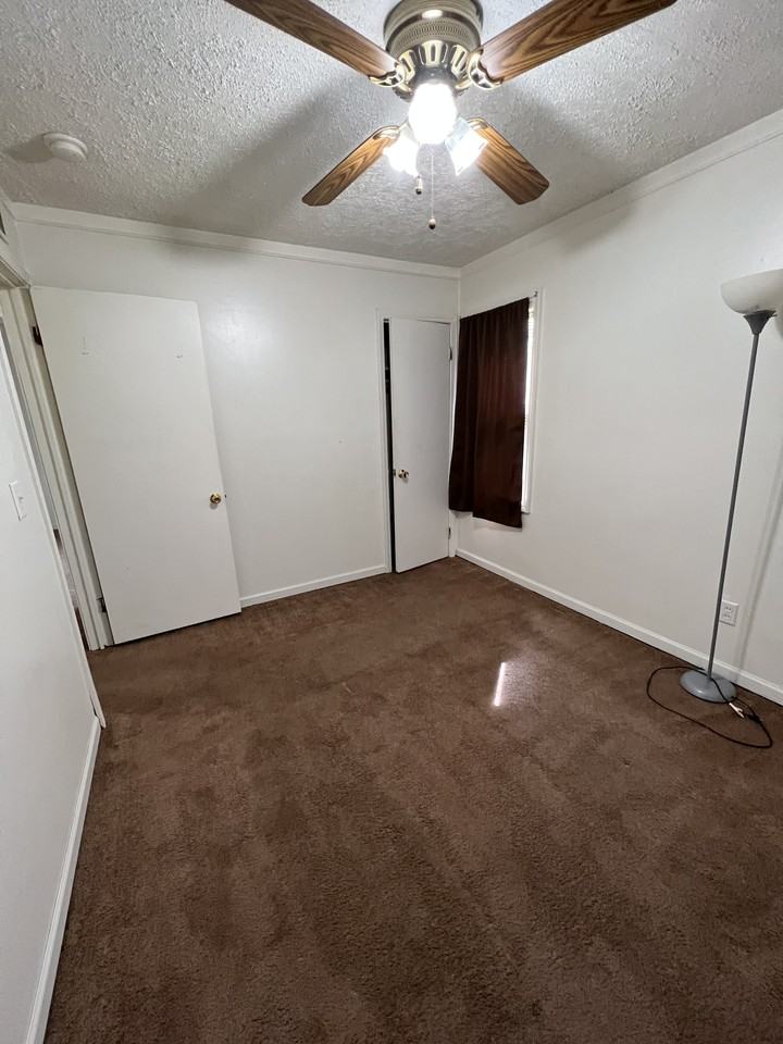 27107 Seyburn Avenue - Photo 7 of 15