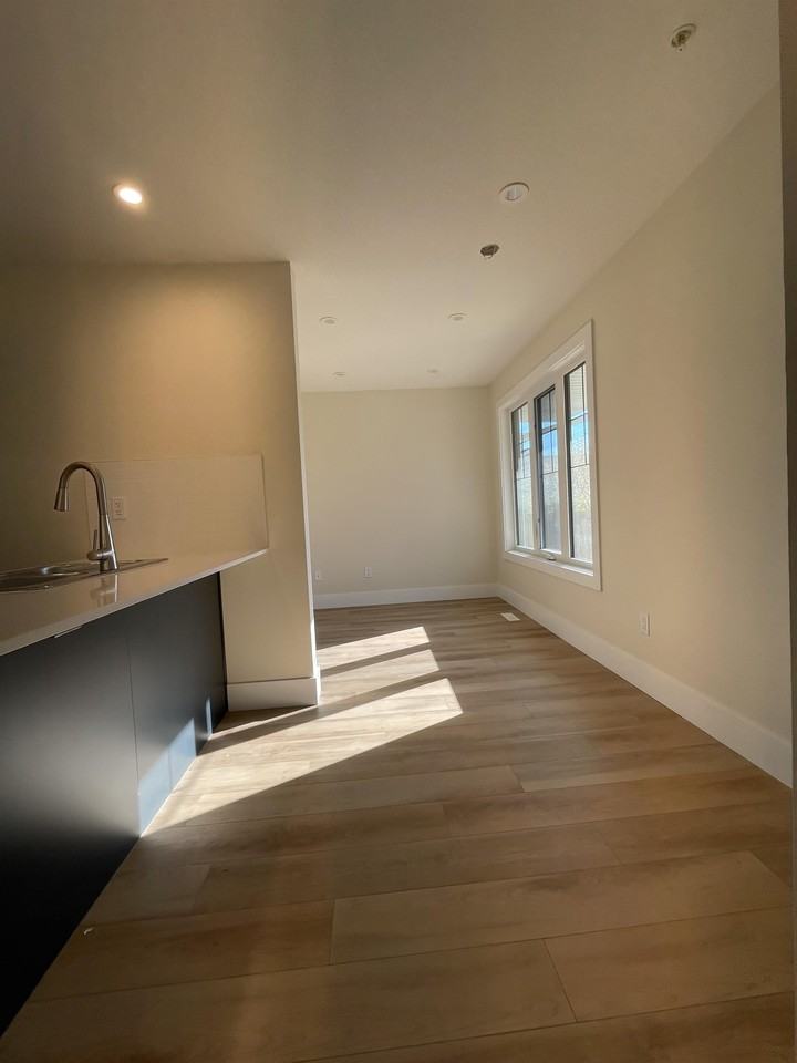 8715 110 St Nw #1A - Photo 3 of 16