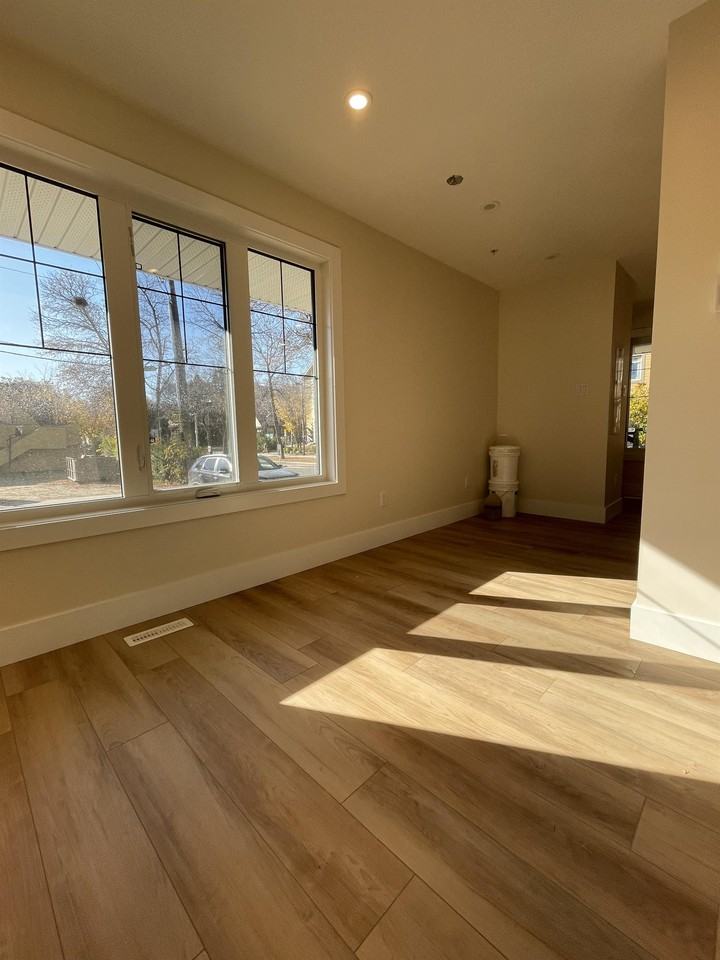 8715 110 St Nw #1A - Photo 4 of 16