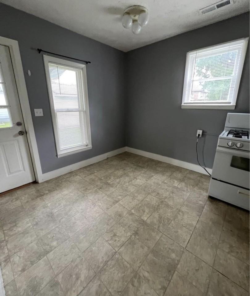 309 S Chipman St #1 - Photo 2 of 5
