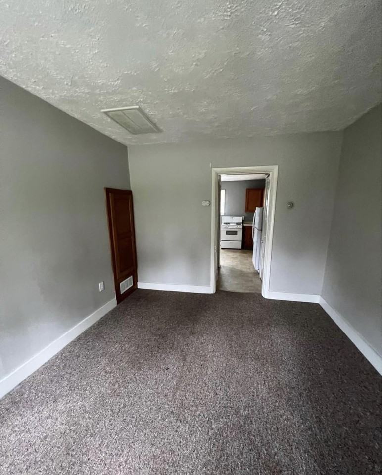 309 S Chipman St #1 - Photo 4 of 5