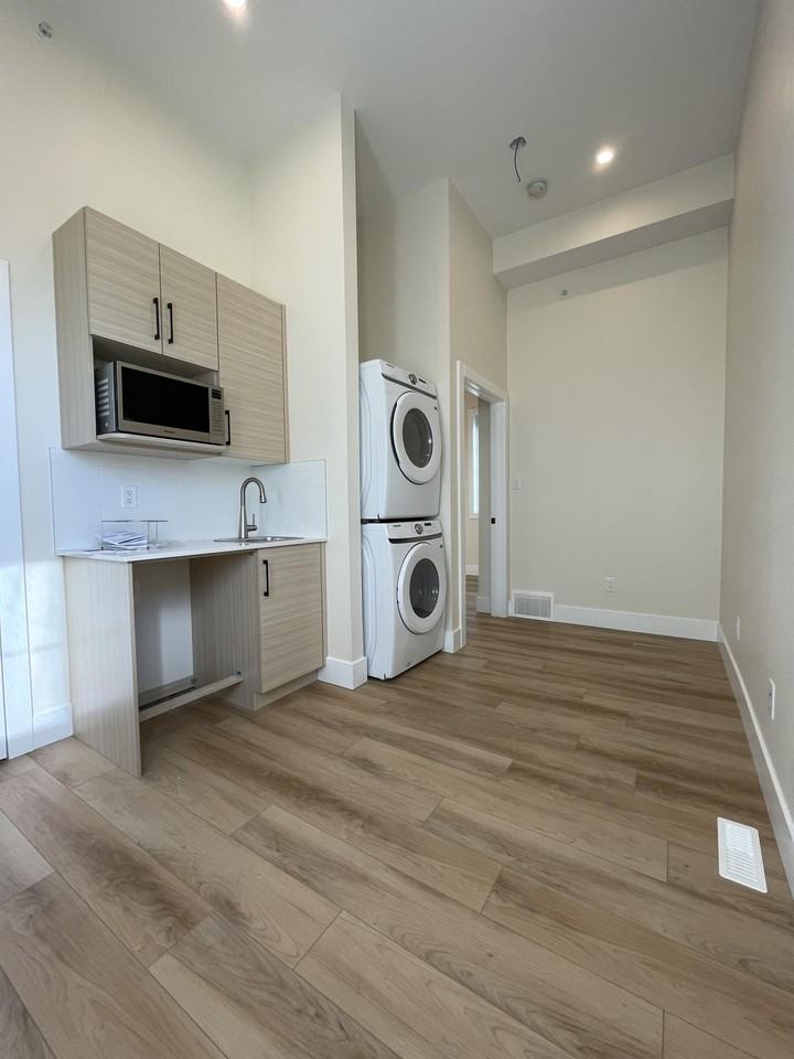 8715 110 St Nw #3A - Photo 5 of 12