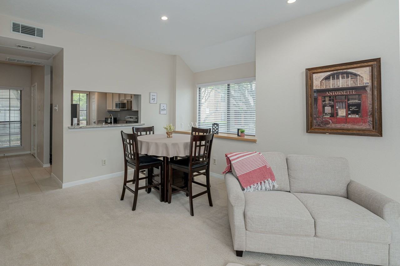 9910 Royal Lane - 1101Suite 1101 #1101 - Photo 5 of 34