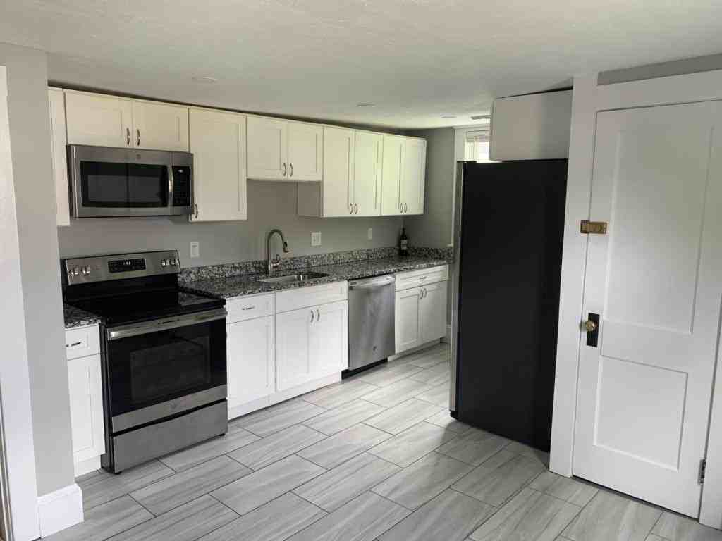 2 Marvin Ave Unit 2 - Photo 2 of 8