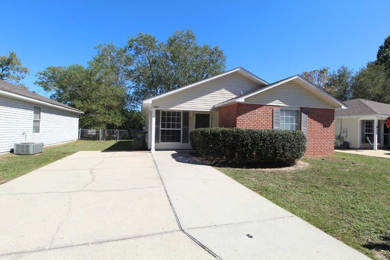 404 Oak Knoll Ln - Photo 2 of 17