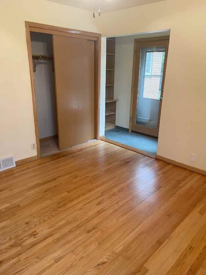 5240 N Mohawk Ave Lowr - Photo 3 of 42