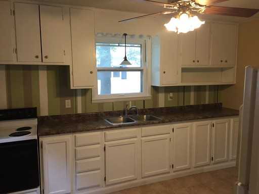 410 Garrison Ave - Photo 3 of 8