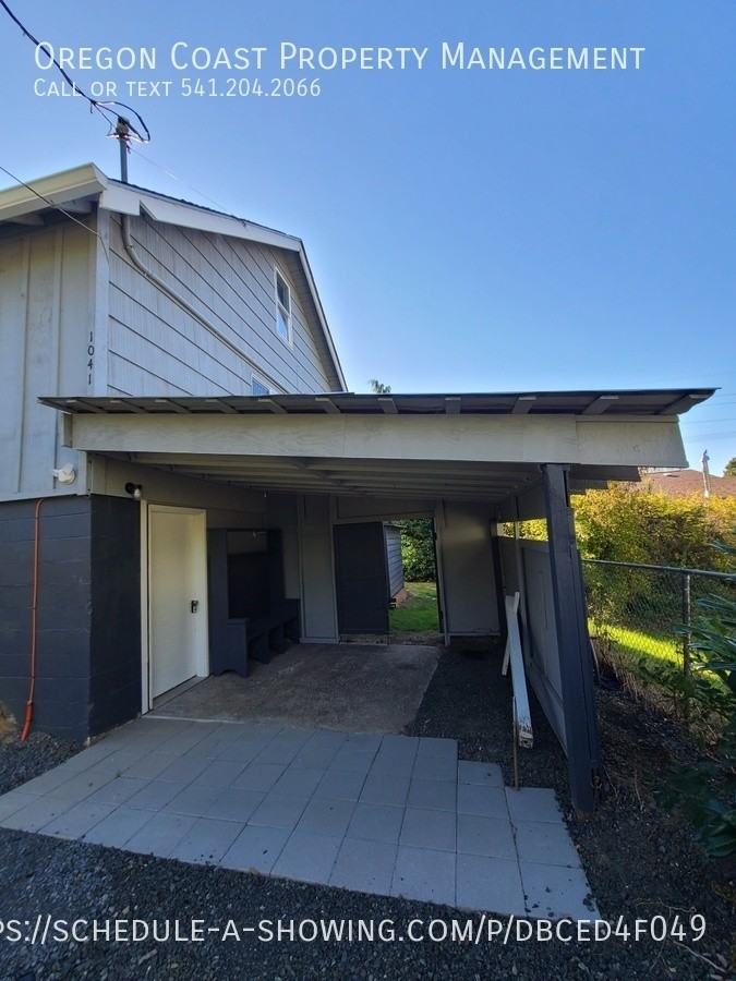 1041 Ne Grant St - Photo 2 of 22