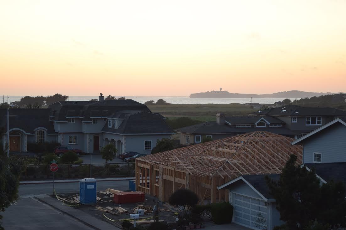 452 Laurel Ave - Photo 2 of 9