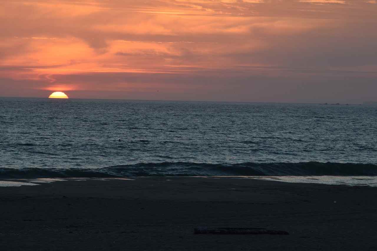 452 Laurel Ave - Photo 3 of 9