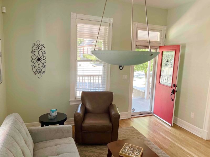 205 Edith Blvd Ne ##Ne - Photo 2 of 9