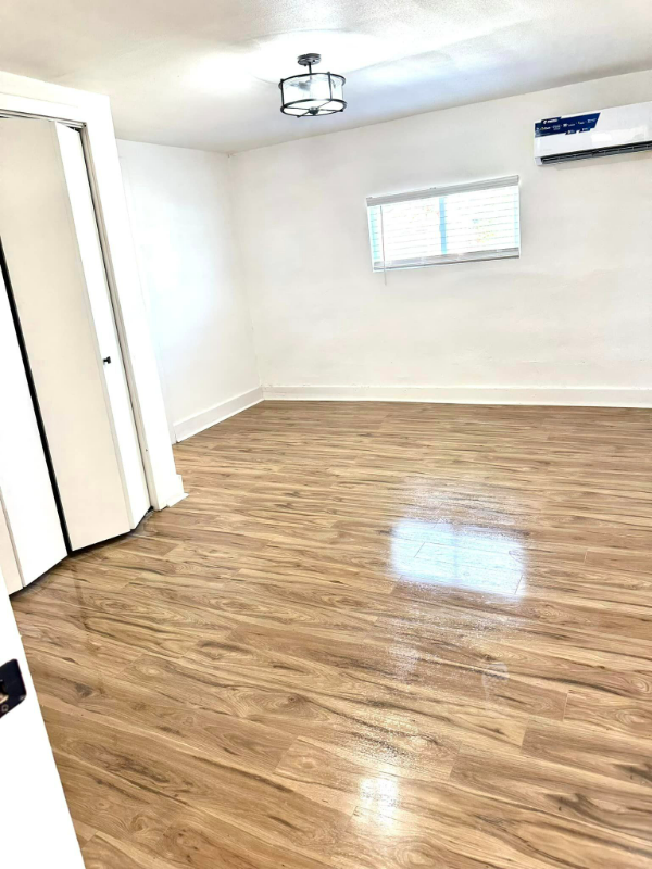 605 New York Ave - Photo 7 of 17