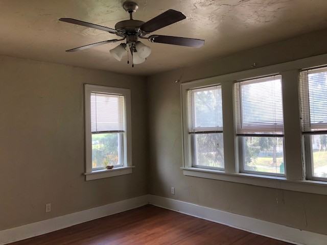 129 Nw 30th St #8 - Photo 7 of 11