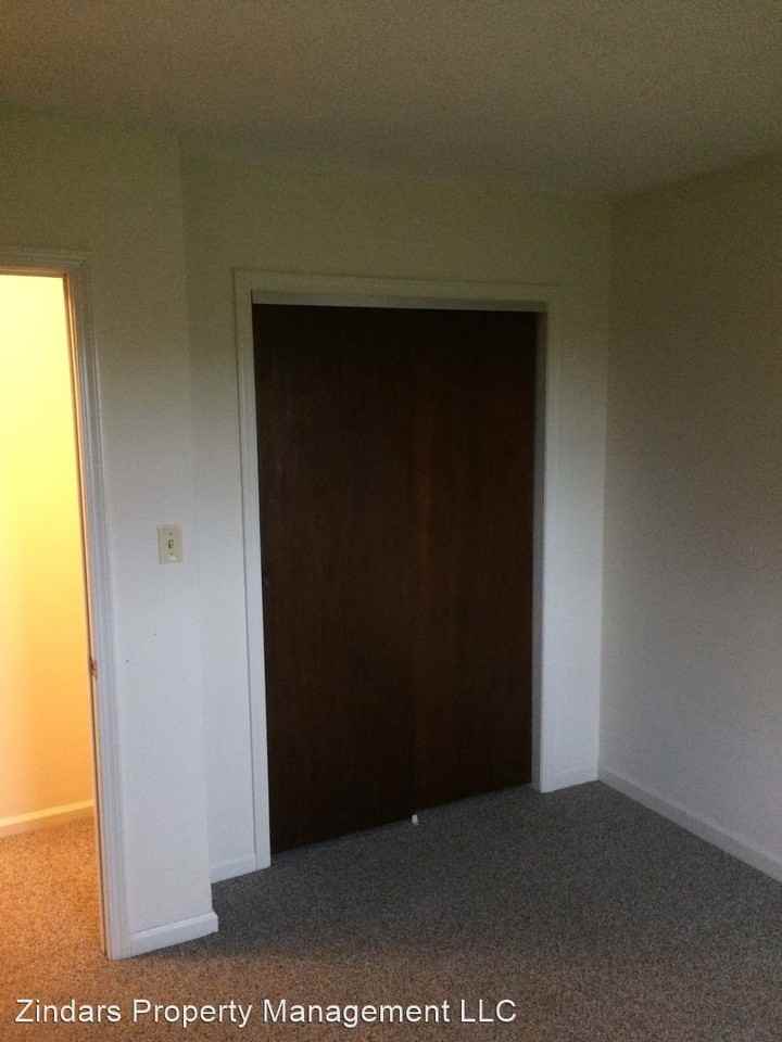 104 W Oak Street - Photo 3 of 8