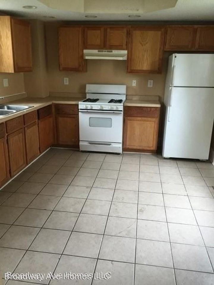 3101-3103 Dupont  Avenue North - Photo 2 of 6