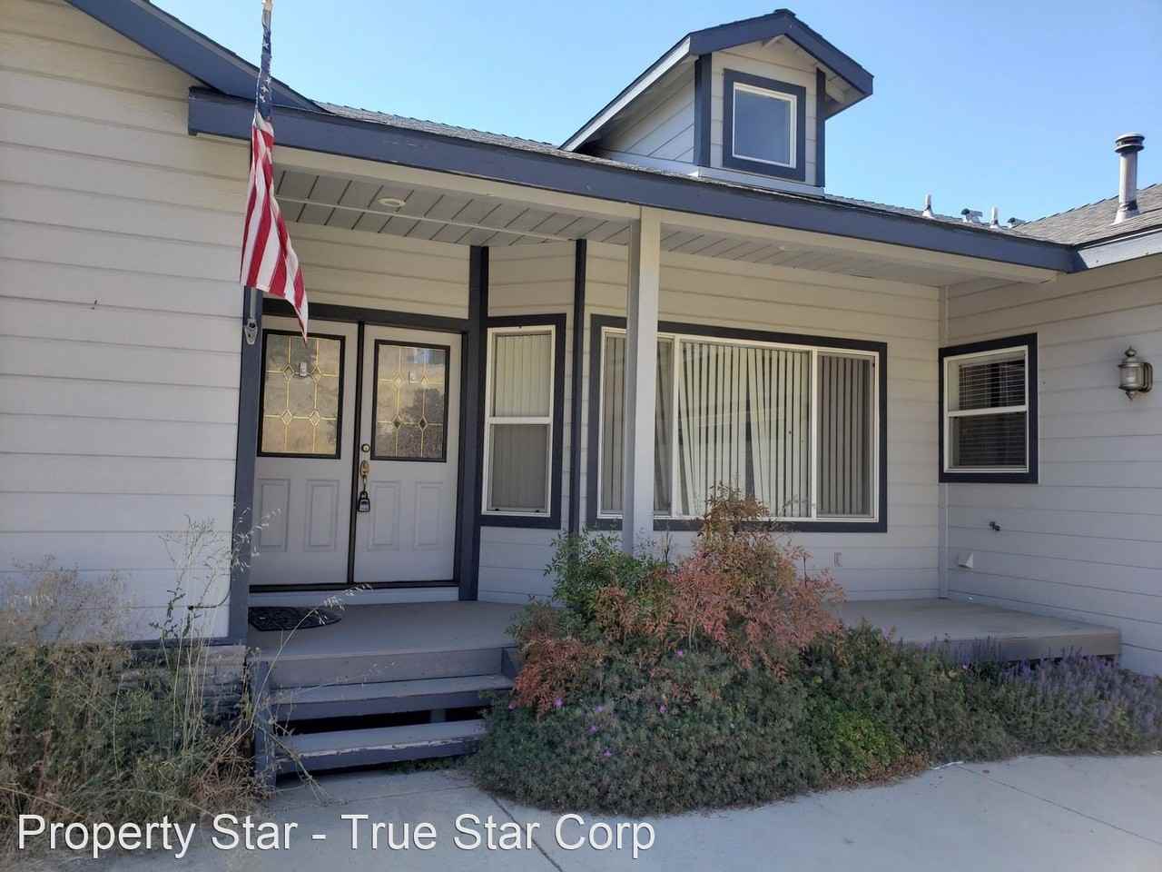 23521 Lakeview Dr - Photo 2 of 44