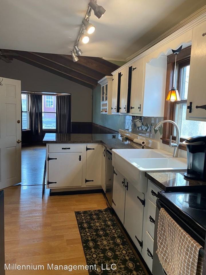 1468 Carroll Ave - Photo 3 of 18