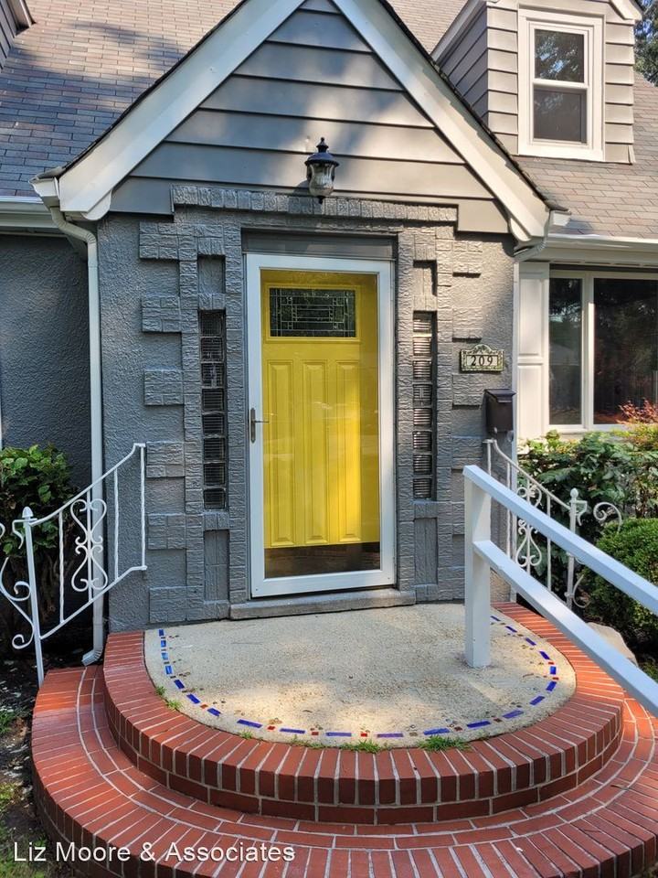 209 Dogwood Dr - Photo 2 of 16