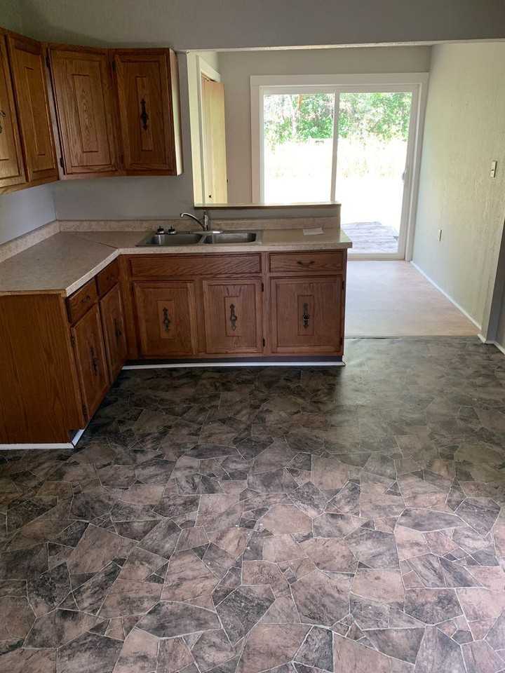 1206 5th Ave Nw - Photo 2 of 6