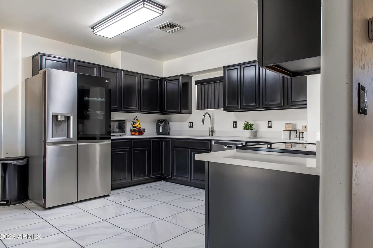 W Heatherbrae Dr - Photo 3 of 11