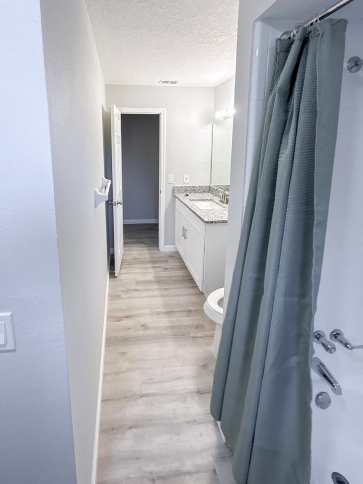 Aspenwood Cir - Photo 6 of 10