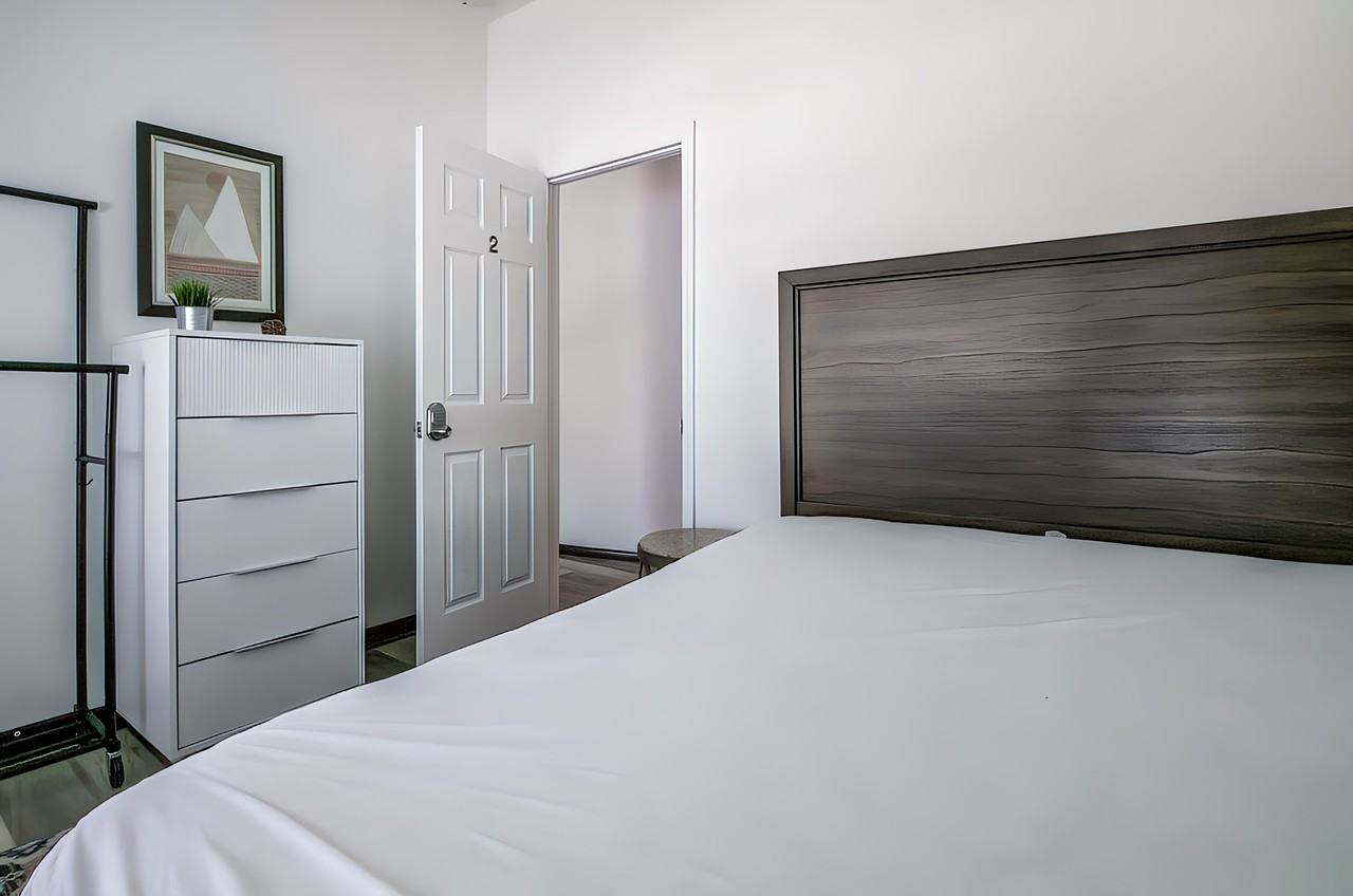 Port Ct - Photo 7 of 8