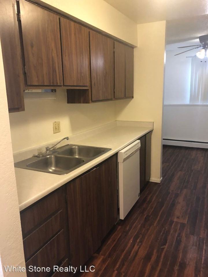 1820 Mactavish Ct - Photo 3 of 14