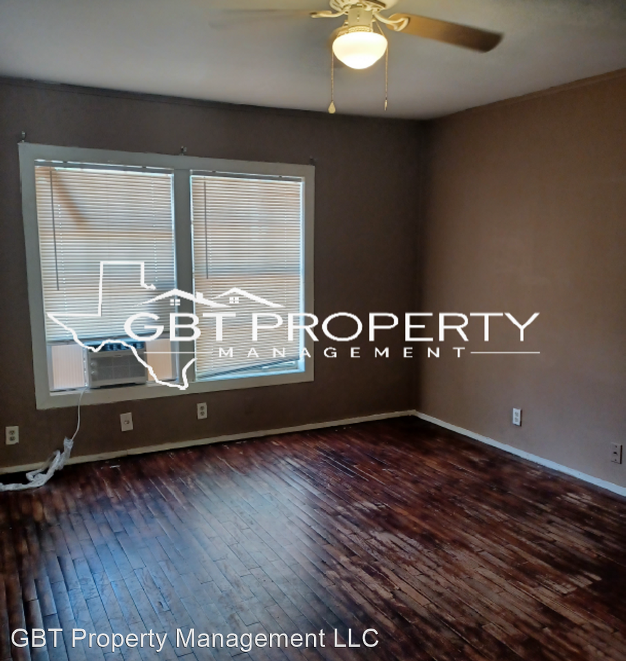 205 - 207 Davis St. - Photo 3 of 7